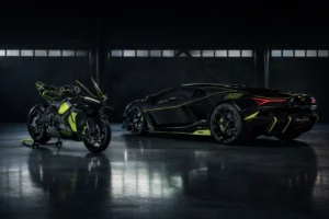 ducati panigale v4 lamborghini